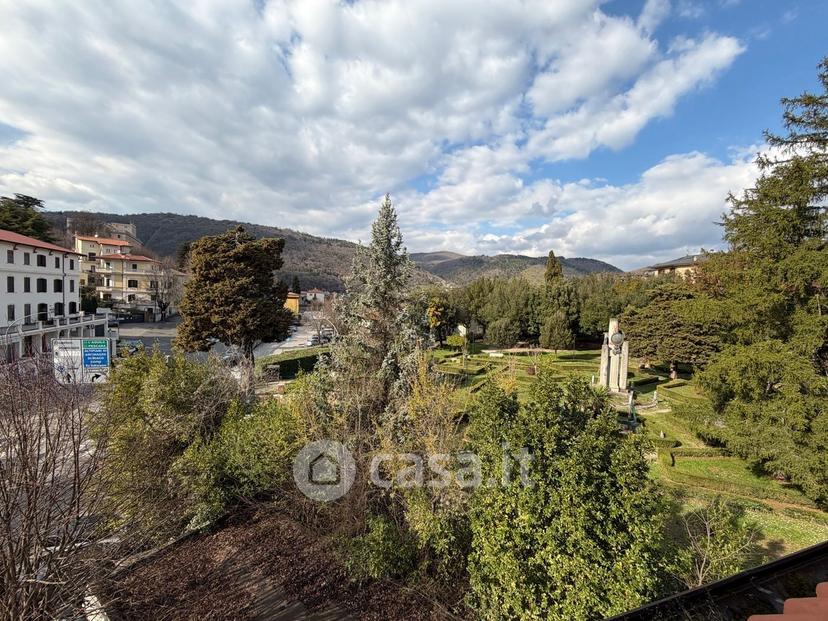 Bilocale in Via Villa Comunale 40 — foto 2 di 13