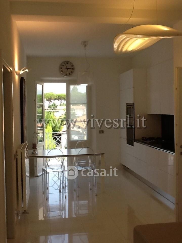 Villa in Via Leonardo da Vinci — foto 2 di 28