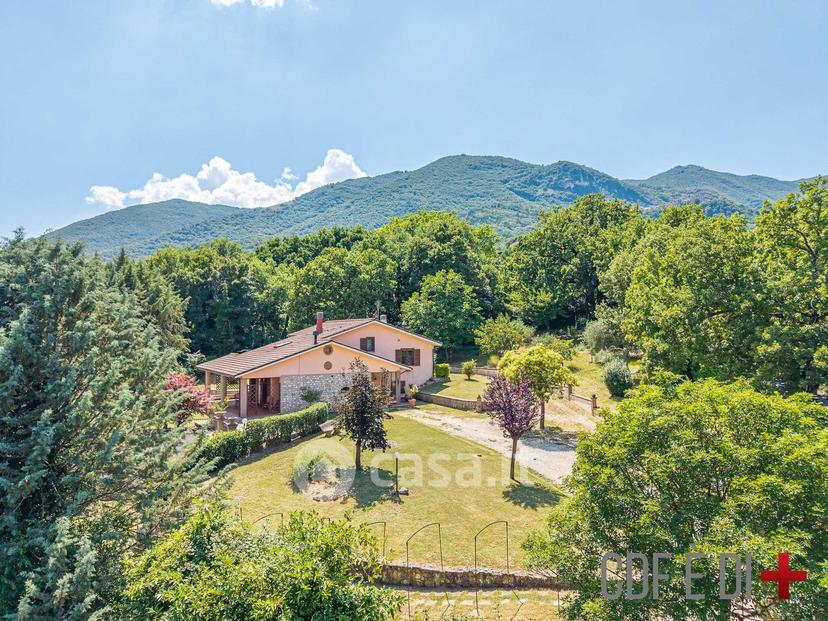 Villa in Via Collerelle — foto 21 di 35