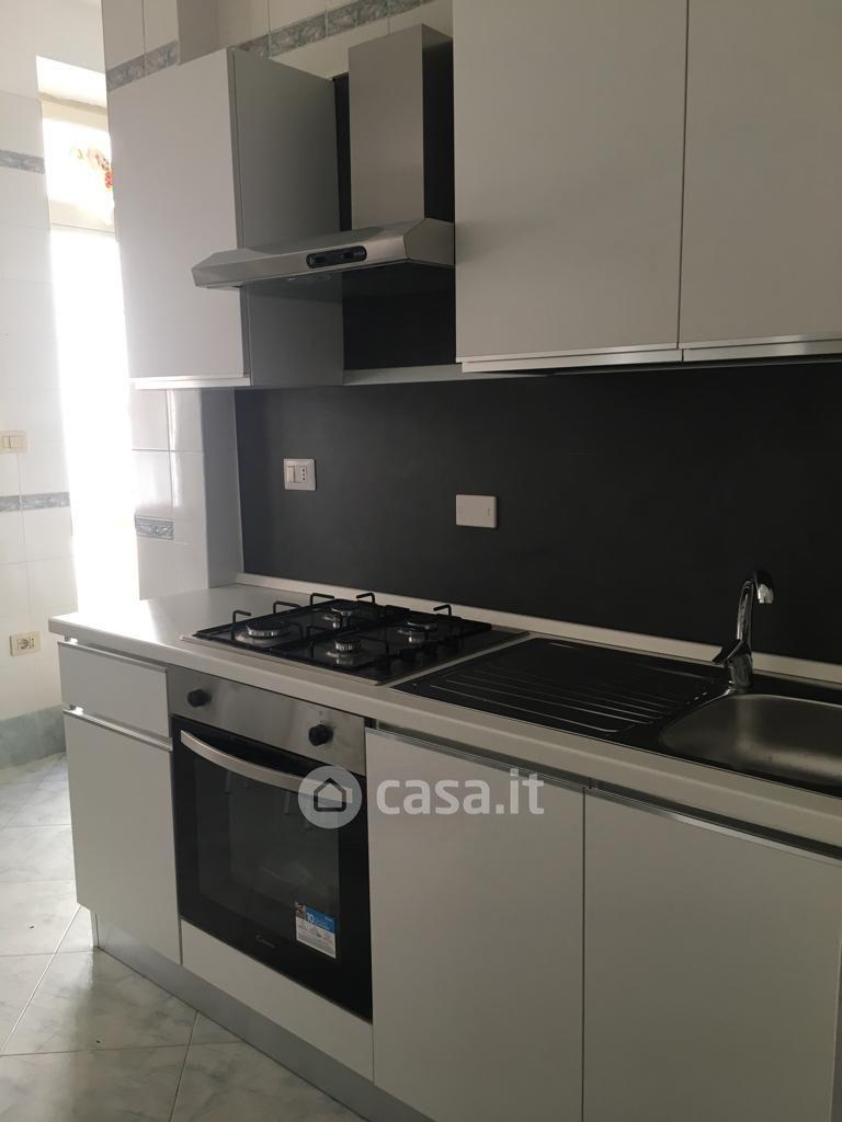 Stanza in Via Perinetto da Benevento 56 — foto 3 di 14
