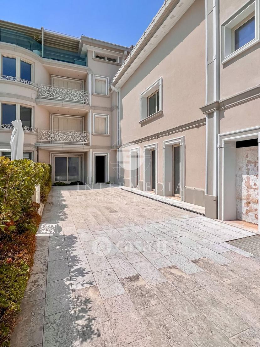 Quadrilocale in Via Lario 2 — foto 33 di 41