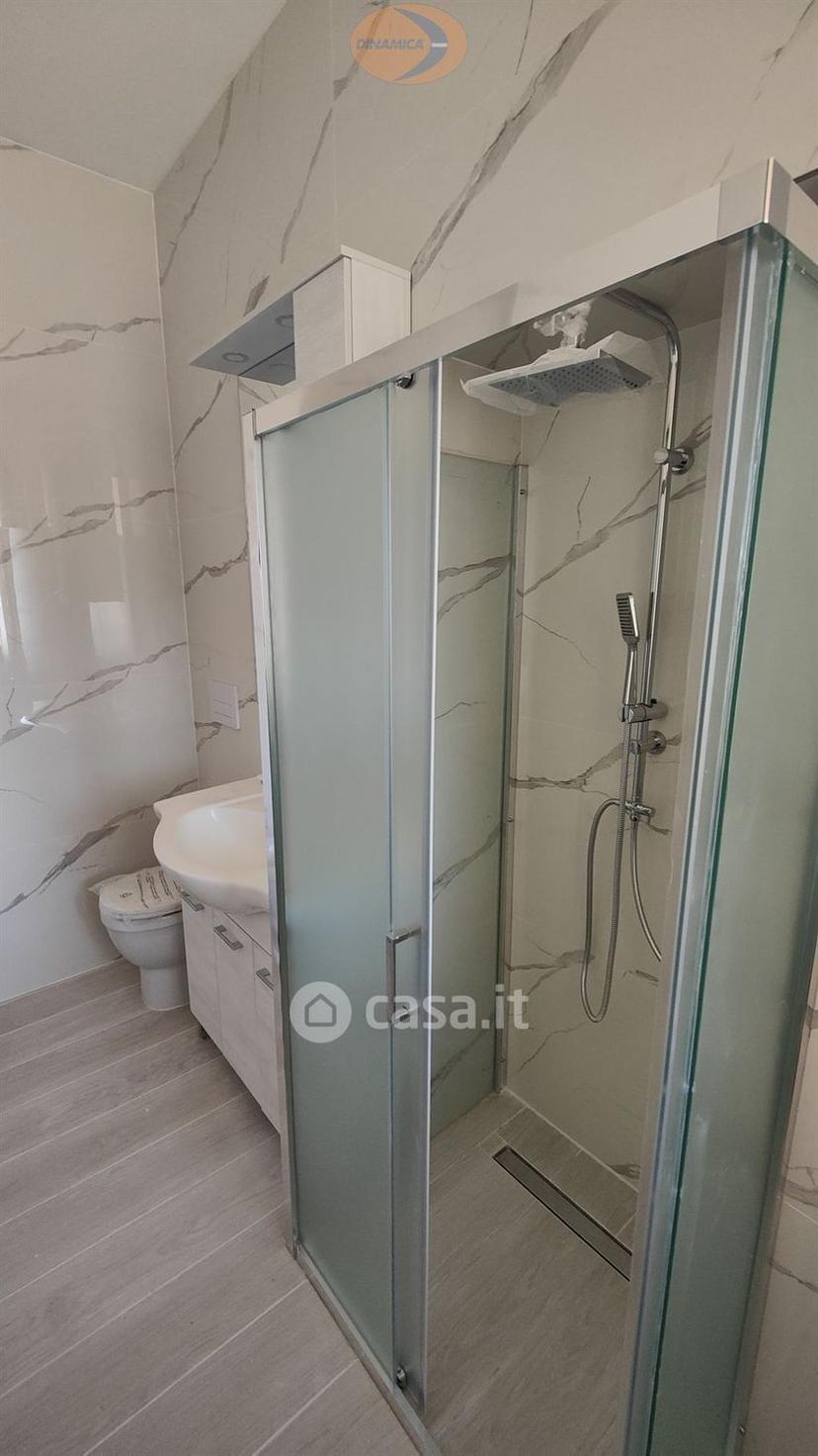 Bilocale in Via Luigi Bocconi 15 — foto 9 di 32