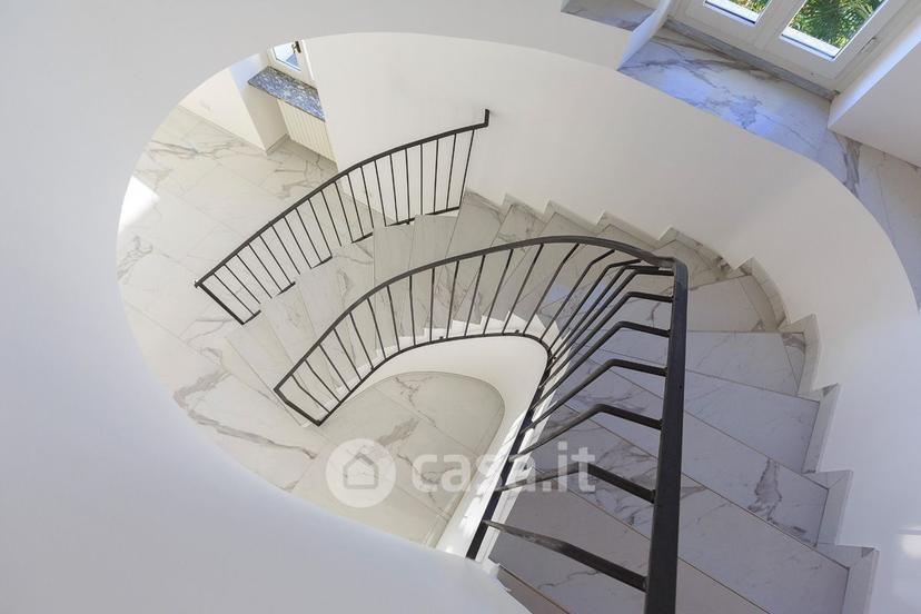 Villa in Via Angelo Cantoni 12 — foto 46 di 53