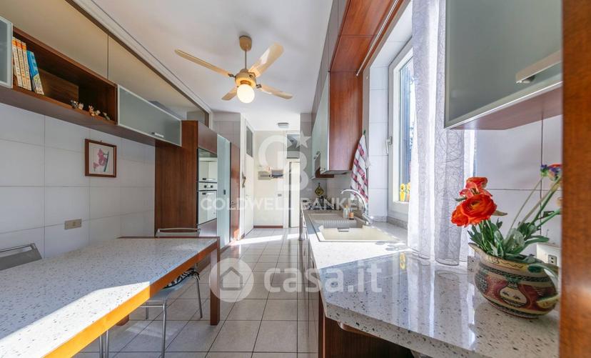 Villa in Via Martiri di Belfiore 4 — foto 20 di 39