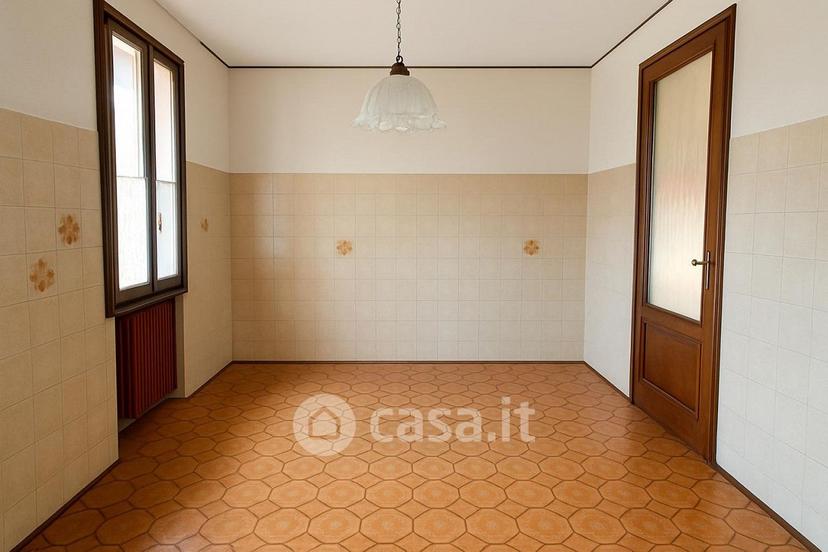 Villa in Via A. Volta — foto 12 di 15