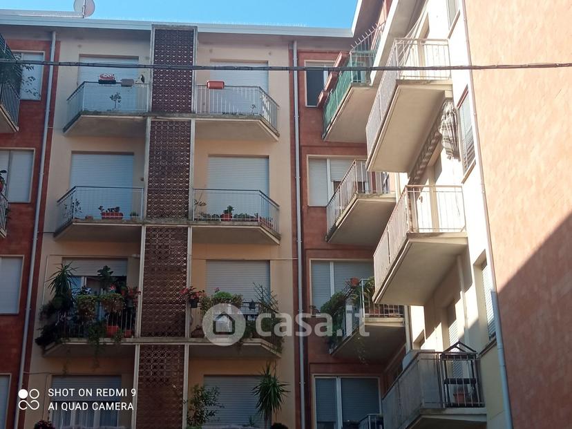 Stanza in Via Renata di Francia 40 — foto 13 di 34