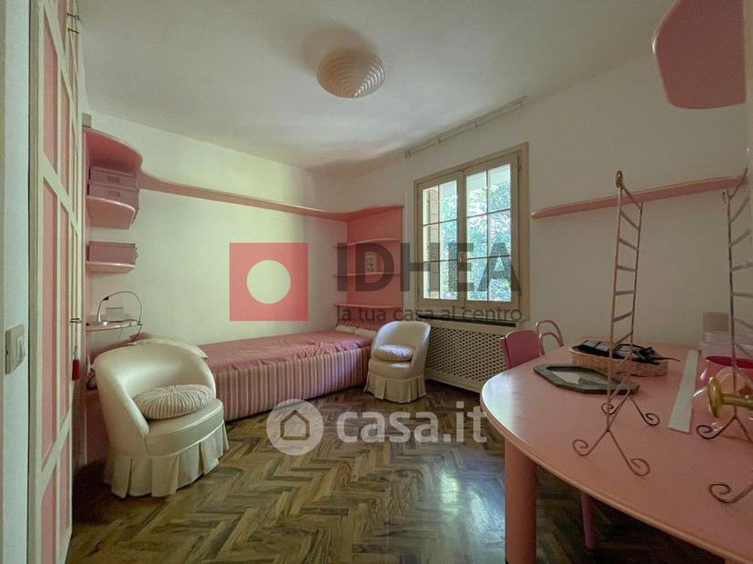 Villa in Via IV Novembre — foto 4 di 39