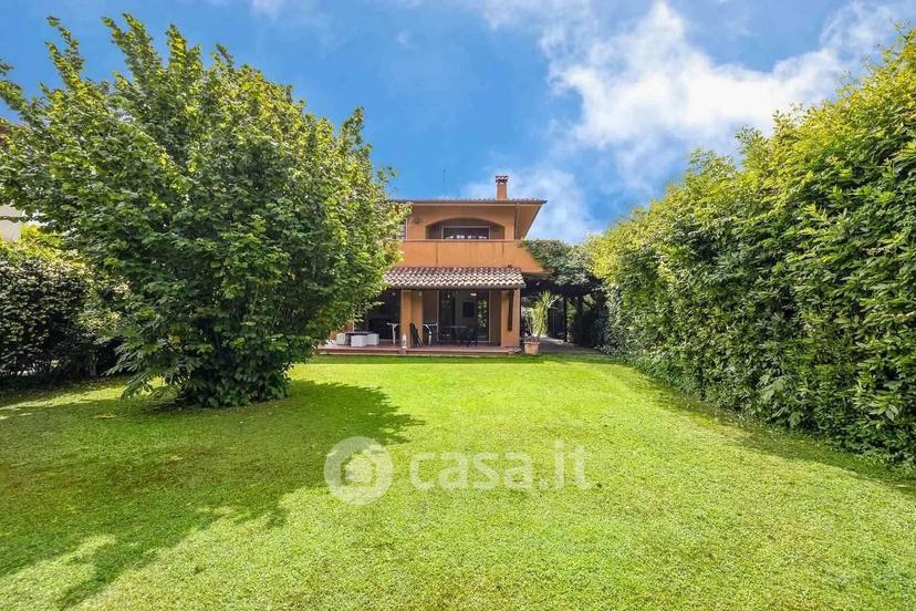 Villa in Via Flli Cervi