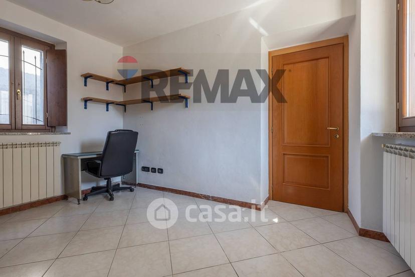 Trilocale in Via G. Pascoli 18 — foto 21 di 23