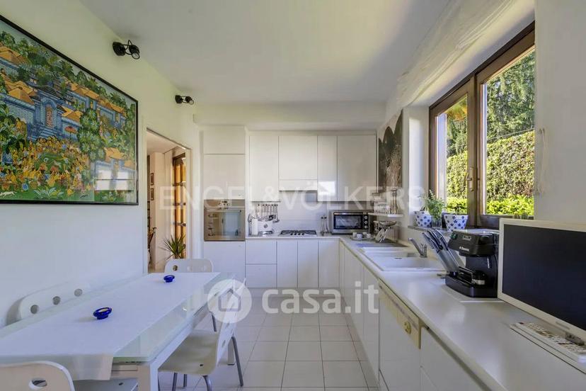 Villa in Via Sempione 177 — foto 18 di 32