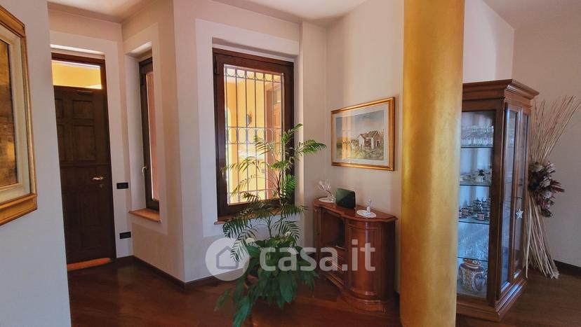 Villa in Via Fratelli Bandiera — foto 13 di 84