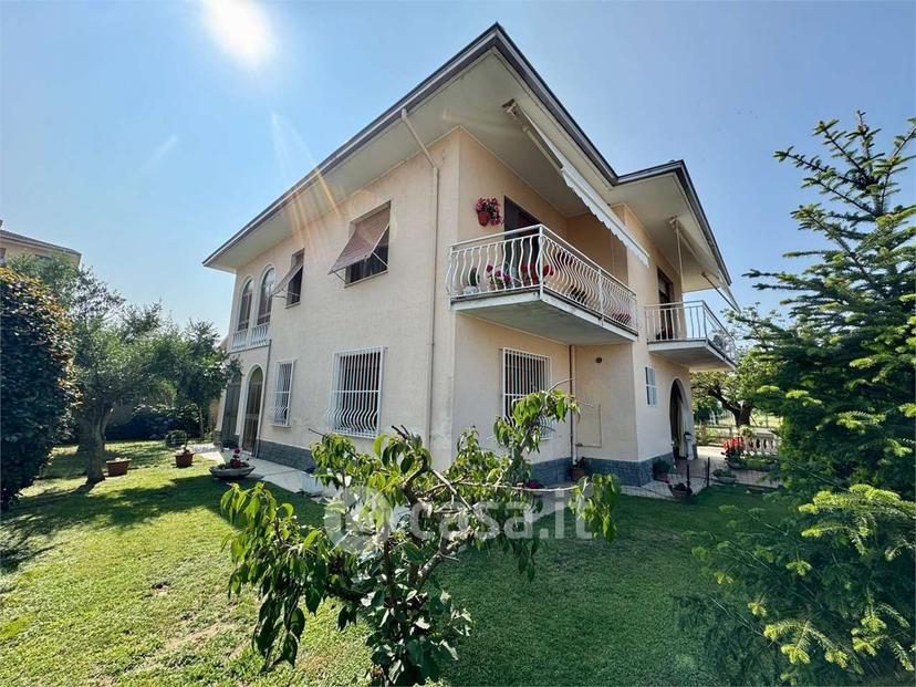Villa in Via Eugenio Baroni 1 — foto 11 di 33