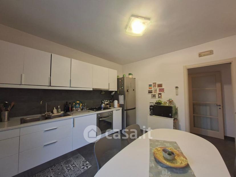 Trilocale in Via Martiri di Bellona 14 — foto 8 di 30