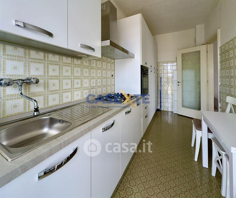Trilocale in Via Como — foto 10 di 32