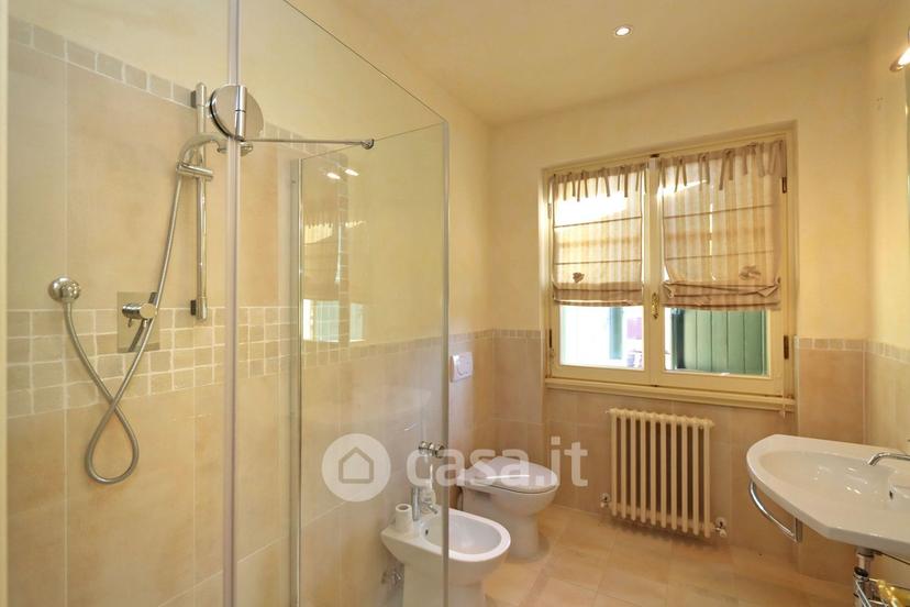 Villa in Viale Alcide de Gasperi 2 — foto 14 di 34