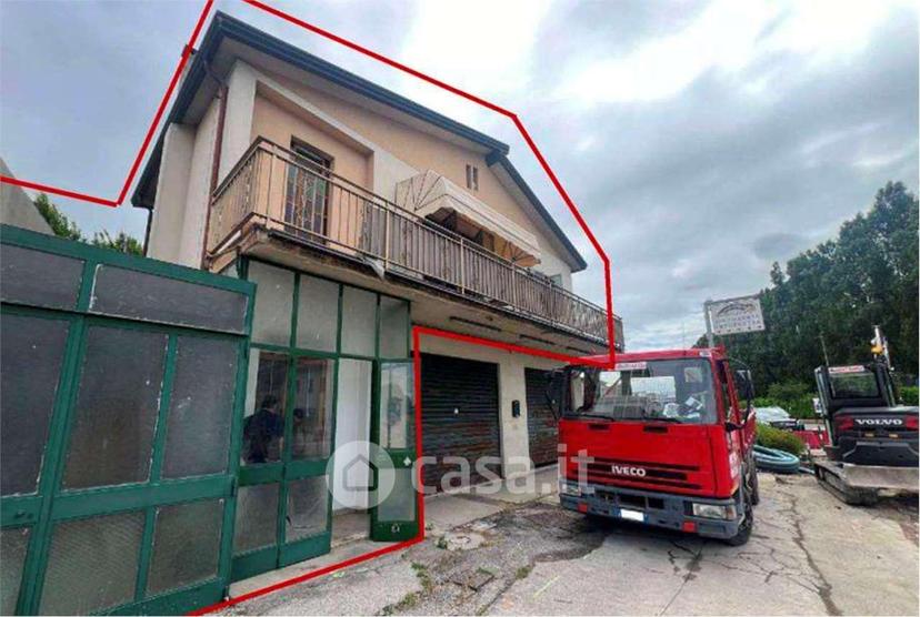 Appartamento in Via Noventana — foto 28 di 28