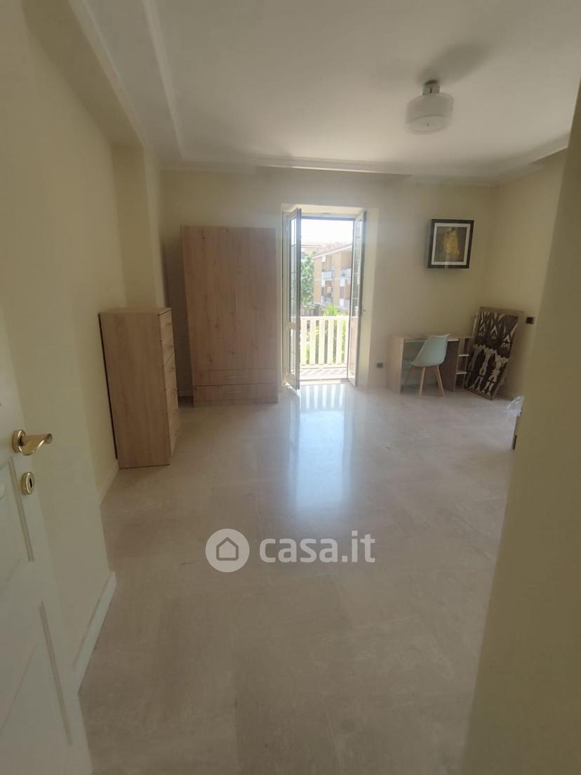 Stanza in Via degli Eroi 50 — foto 20 di 35