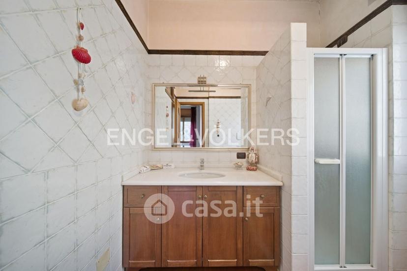 Villa in Via Caduti della Liberazione 32 — foto 35 di 35