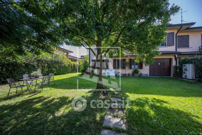 Villa in Via Gianni Rodari 16 — foto 7 di 89