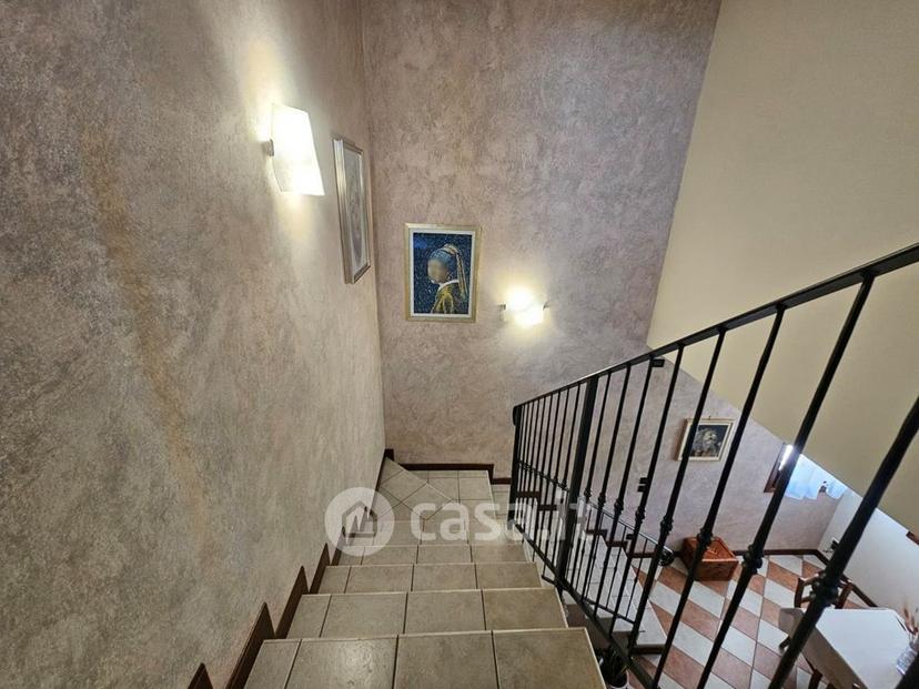 Villa in Via Martiri della Libertà — foto 8 di 19