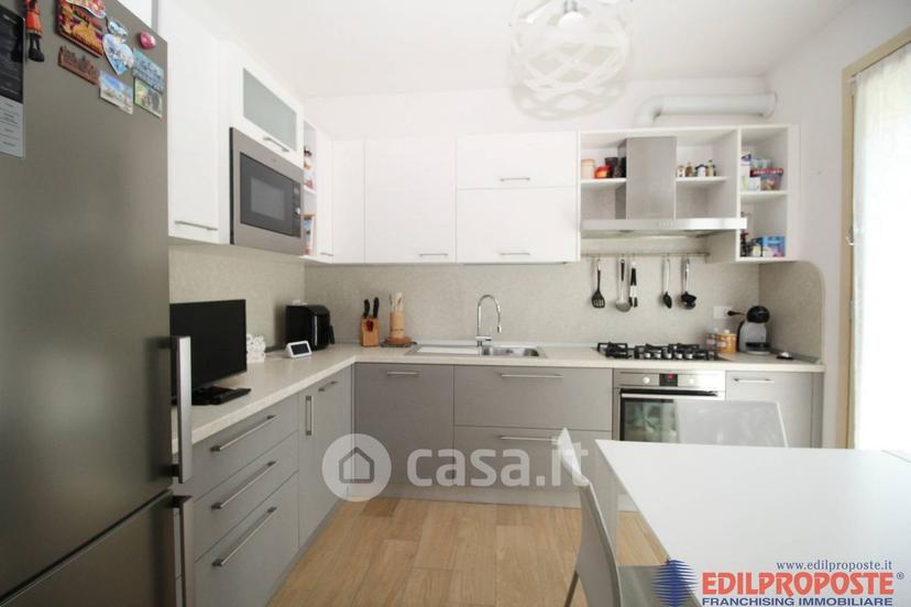Trilocale in Via Pietro Maroncelli 26 — foto 19 di 31