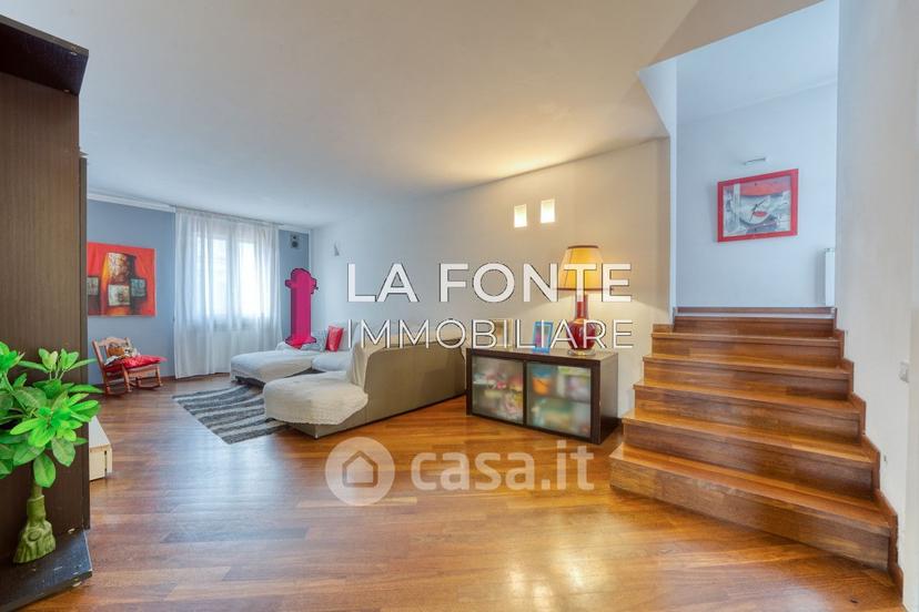 Villa in Via Lombardia — foto 25 di 29
