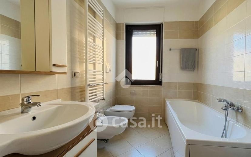Trilocale in Via Senna 35