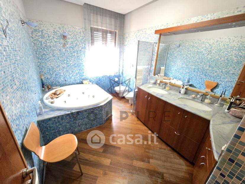 Quadrilocale in Via San Michele Arcangelo 10 — foto 32 di 48