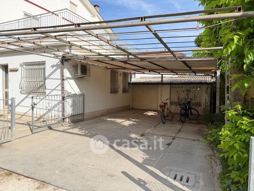 Appartamento in Viale Volturno 111 — foto 2 di 54