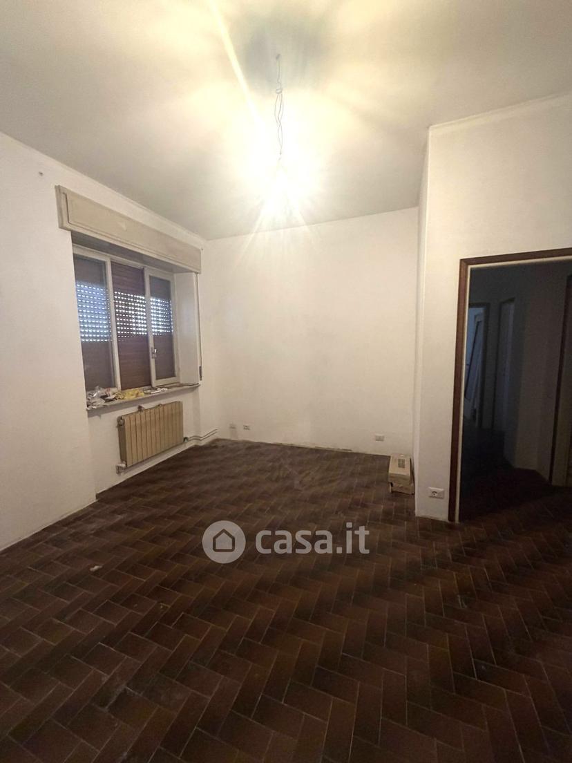 Trilocale in Via Ambrogio Colombo 56 — foto 4 di 7