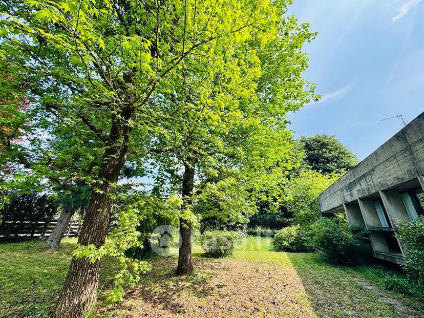 Villa in Via Giosuè Carducci 20 a — foto 146 di 182