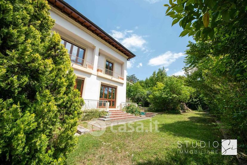 Villa in Viale Libertà — foto 17 di 48