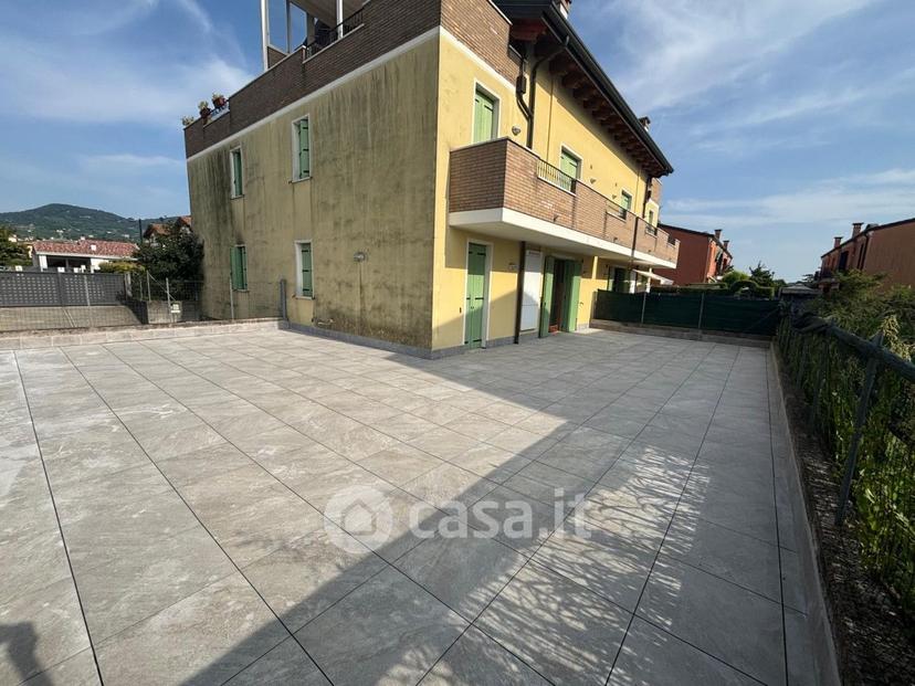 Bilocale in Piazza Liberazione 187