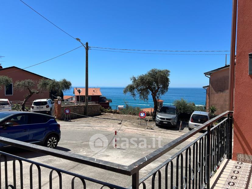 Trilocale in Via Fiascherino Iiª Traversa 6 — foto 18 di 28