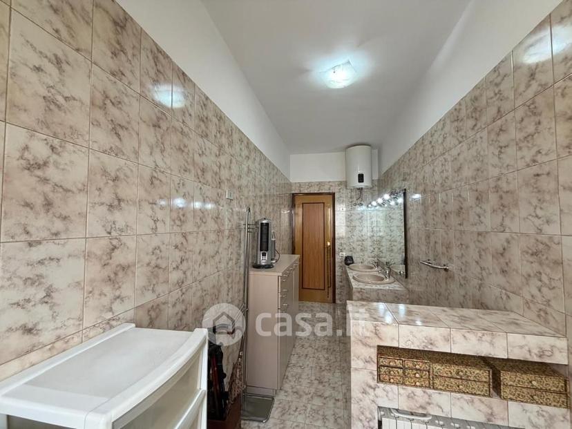 Stanza in Via Cesare Balbo 29 — foto 11 di 13