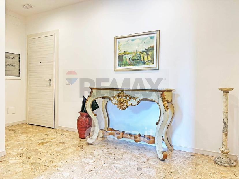 Appartamento in Via F. Corridoni 42 — foto 4 di 44