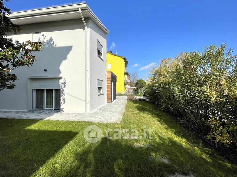 Villa in Via G. Matteotti 82