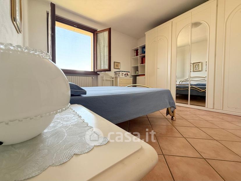 Villa in Via Luigi Barbieri 72 — foto 16 di 57