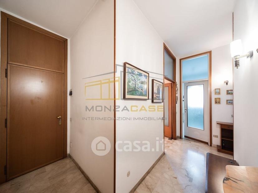 Trilocale in Viale Campania 56 — foto 33 di 35