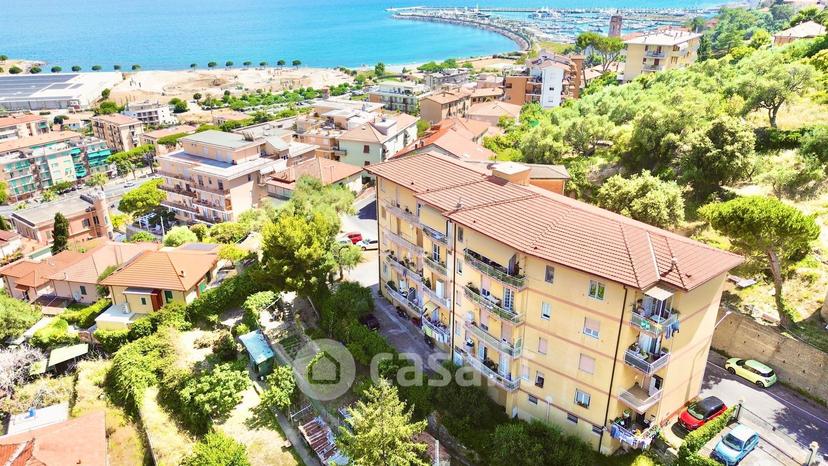 Quadrilocale in Via Ivanoe Amoretti 42 — foto 10 di 34