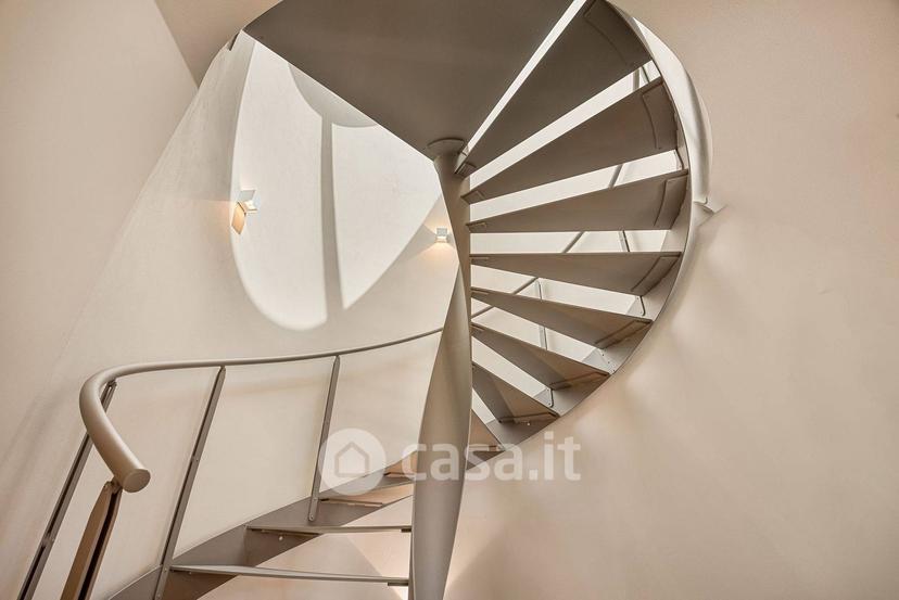 Villa in Via della Chiusa 323 — foto 2 di 36