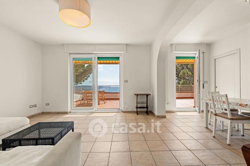 Villa in Via del Glicine 2 — foto 15 di 41
