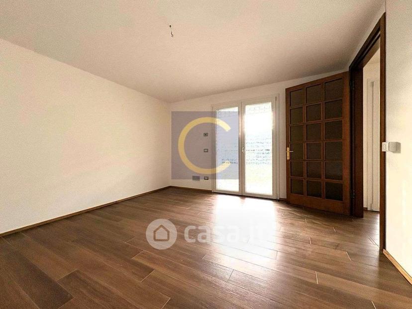Villa in Via G. Leopardi — foto 10 di 22