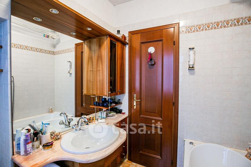 Trilocale in Via Porro Lambertenghi