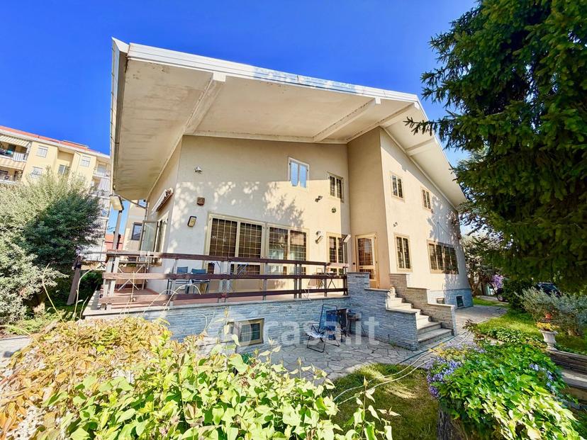 Villa in Via Giuseppe Parini 5 — foto 34 di 86