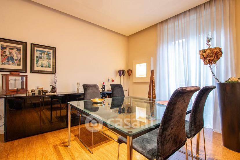Trilocale in Via Fratelli Bronzetti 16 — foto 32 di 54