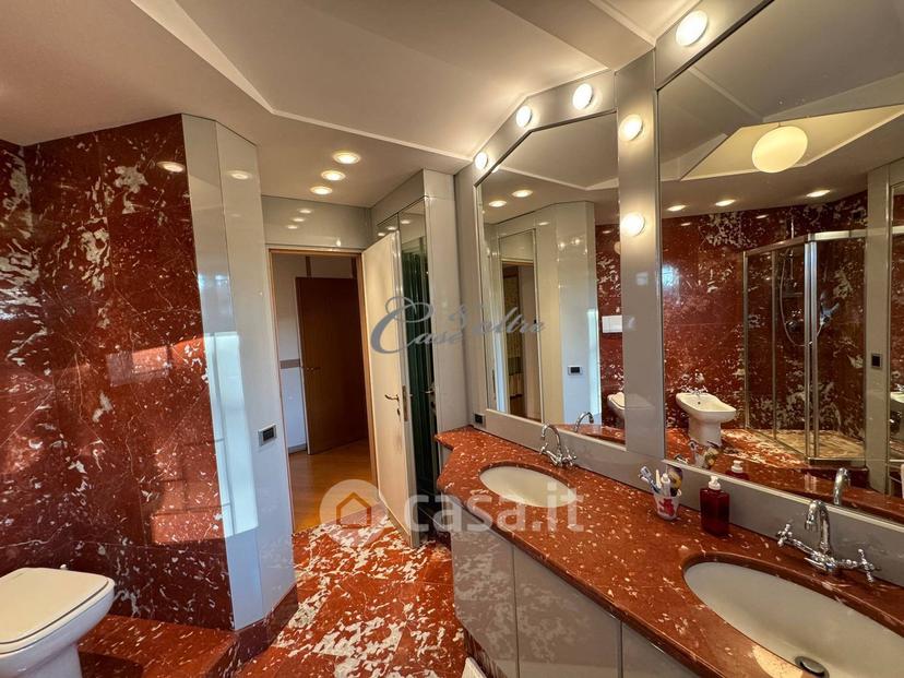 Villa in Via Cervino 1 — foto 8 di 25