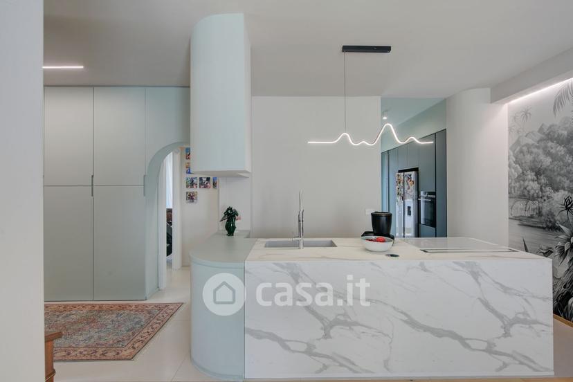 Villa in Via Massimo d'Azeglio 9 — foto 14 di 41