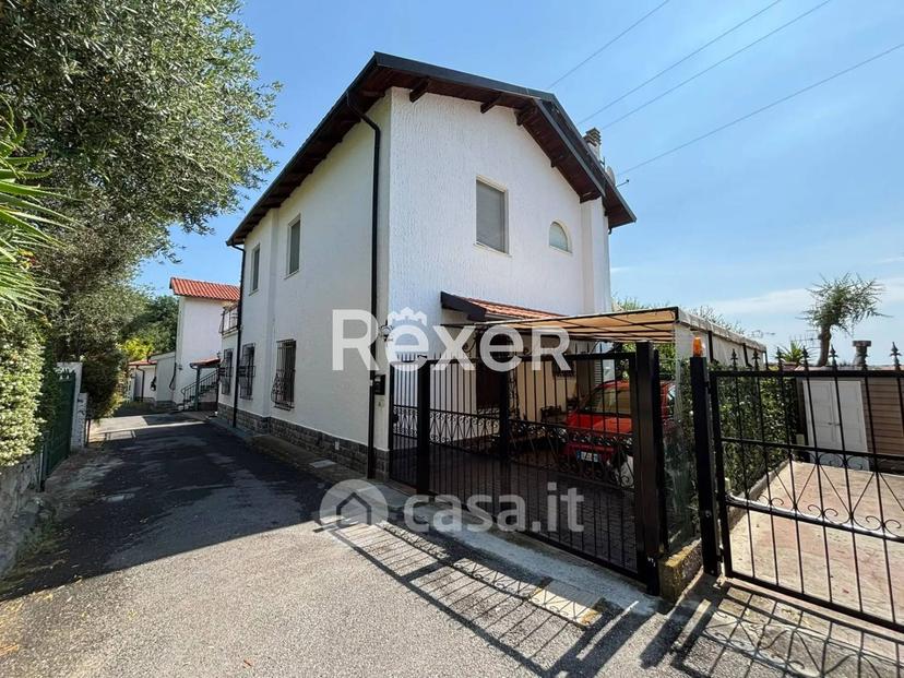 Trilocale in Via delle Ginestre — foto 16 di 26