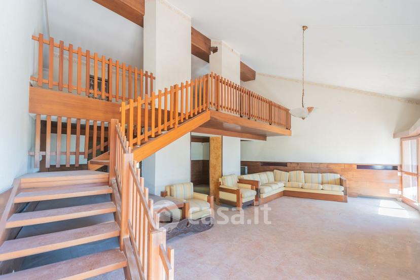 Villa in Via Per Bregazzana — foto 2 di 40